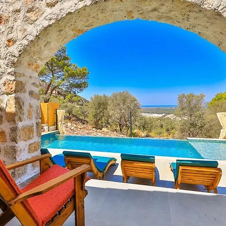 Elegant 2br Stone Retreat With Private Pool Semesterbostad